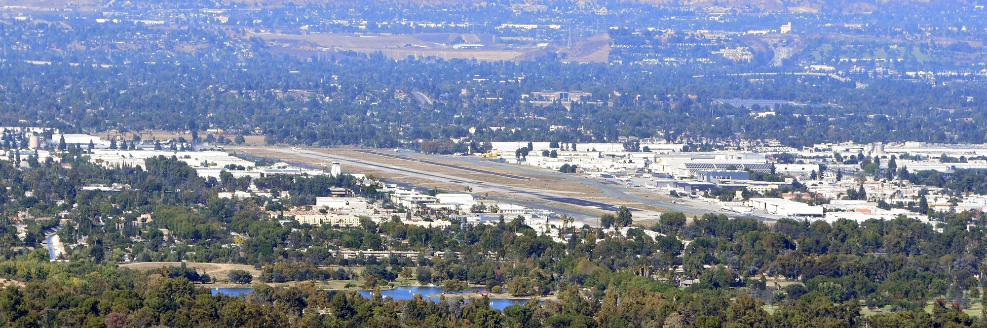 Panoramic photograph of Van Nuys Airport